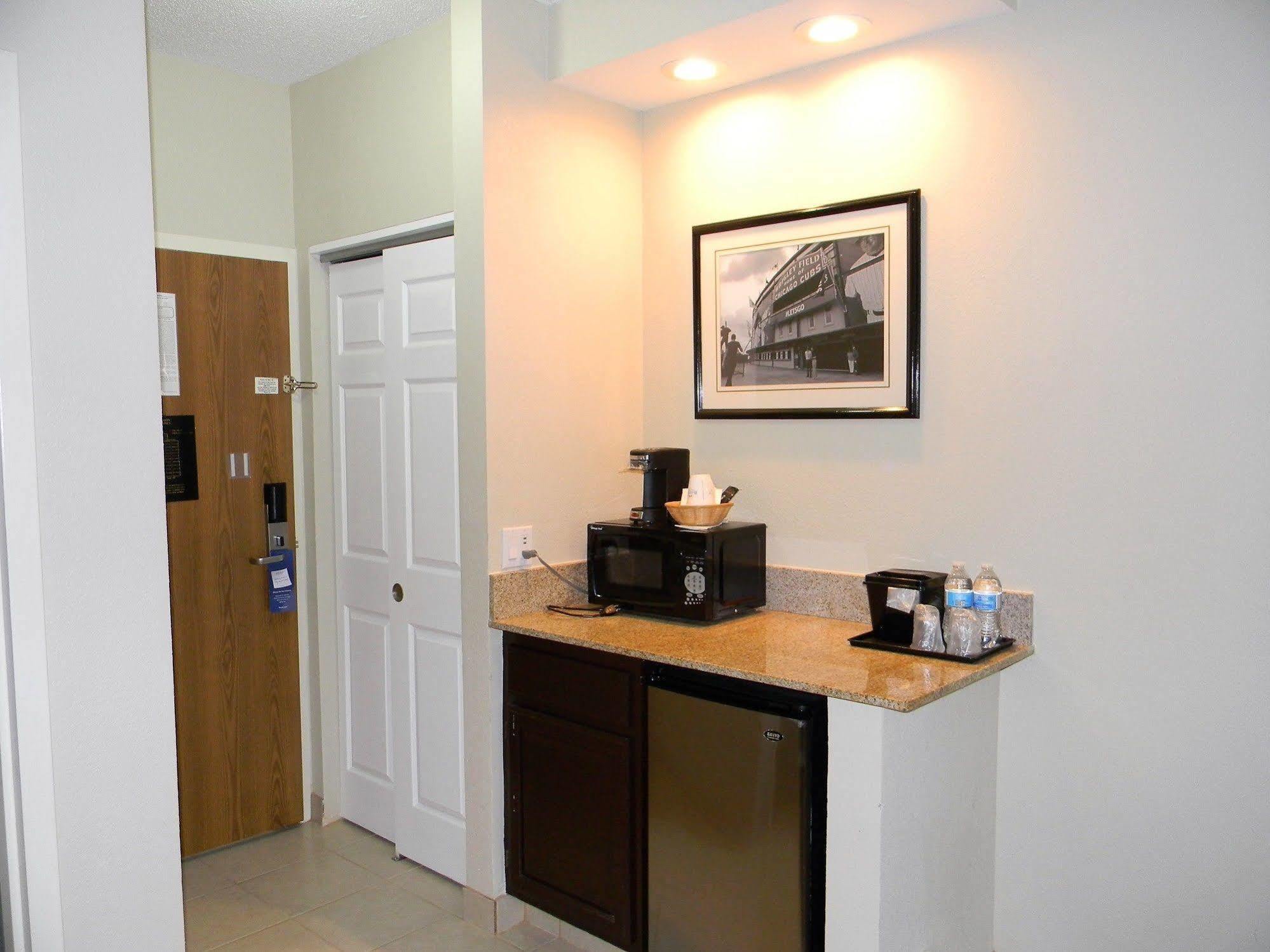 Comfort Inn & Suites Mundelein-Vernon Hills Zewnętrze zdjęcie